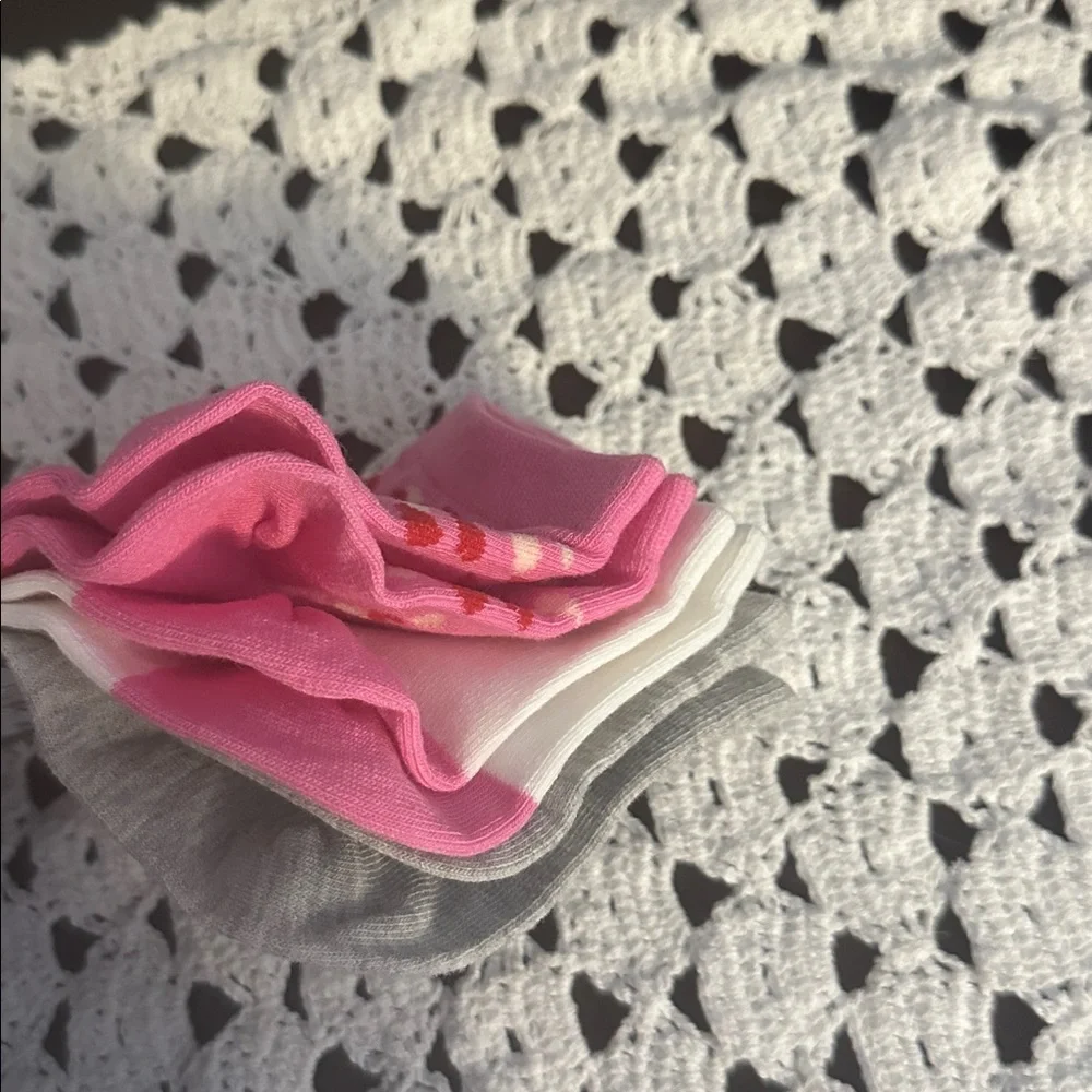 Nwt Kate spade hearts quarter socks sets